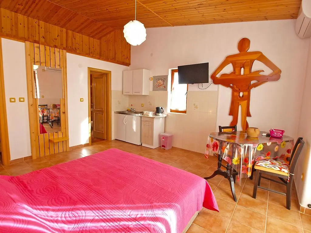Apartments By The Sea 750 Pula  Pjescana Uvala