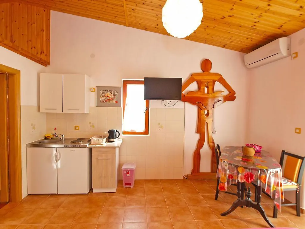 Apartments By The Sea 750 Pula 0*, Pjescana Uvala