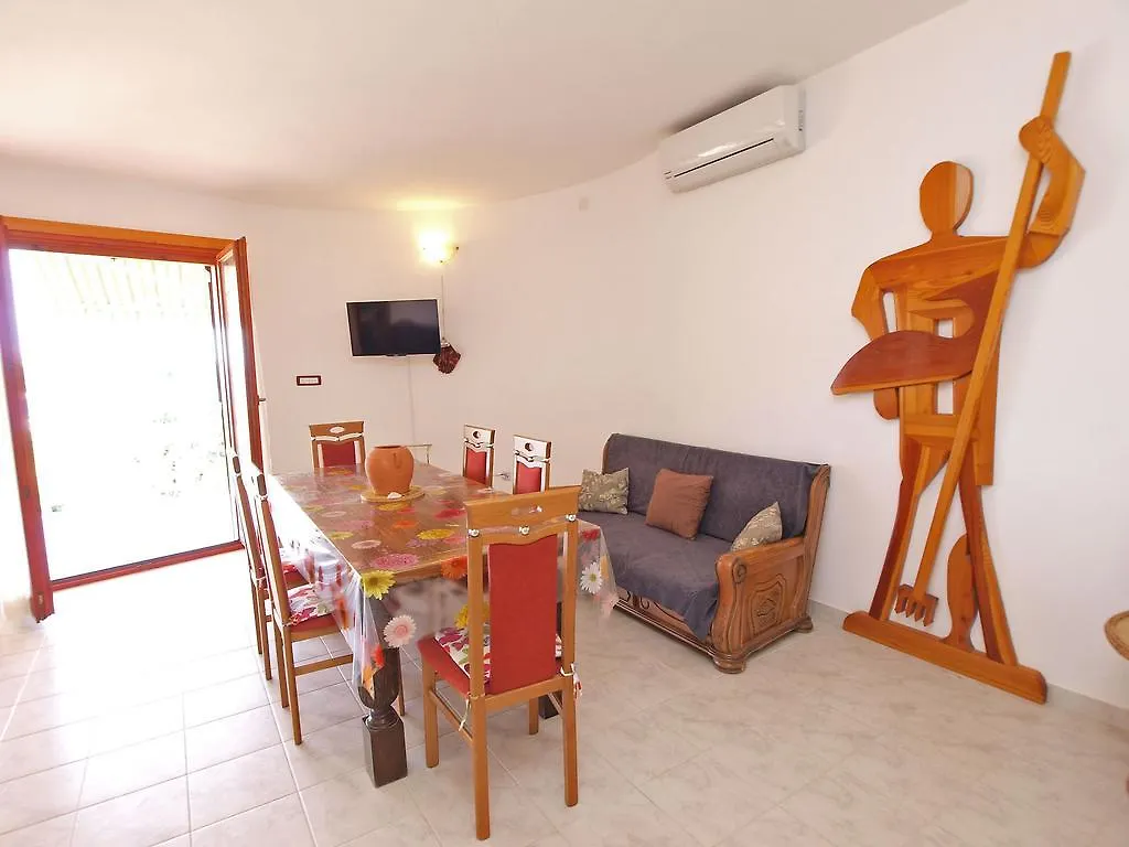 Apartments By The Sea 750 Pula
