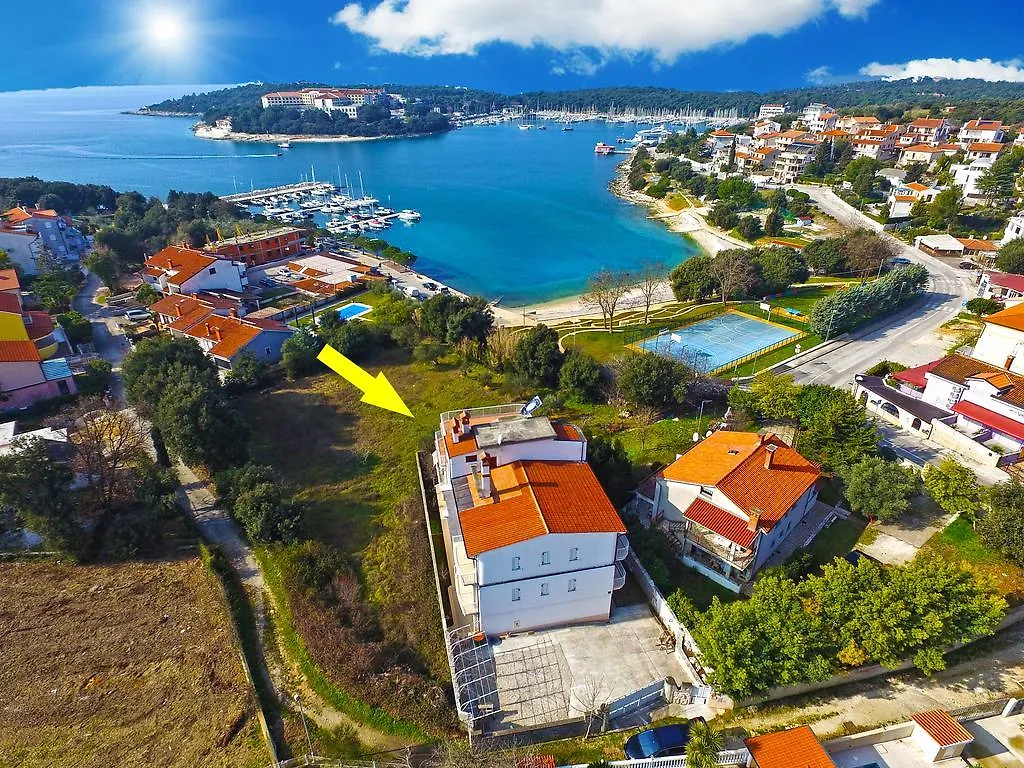 Apartments By The Sea 750 Pula