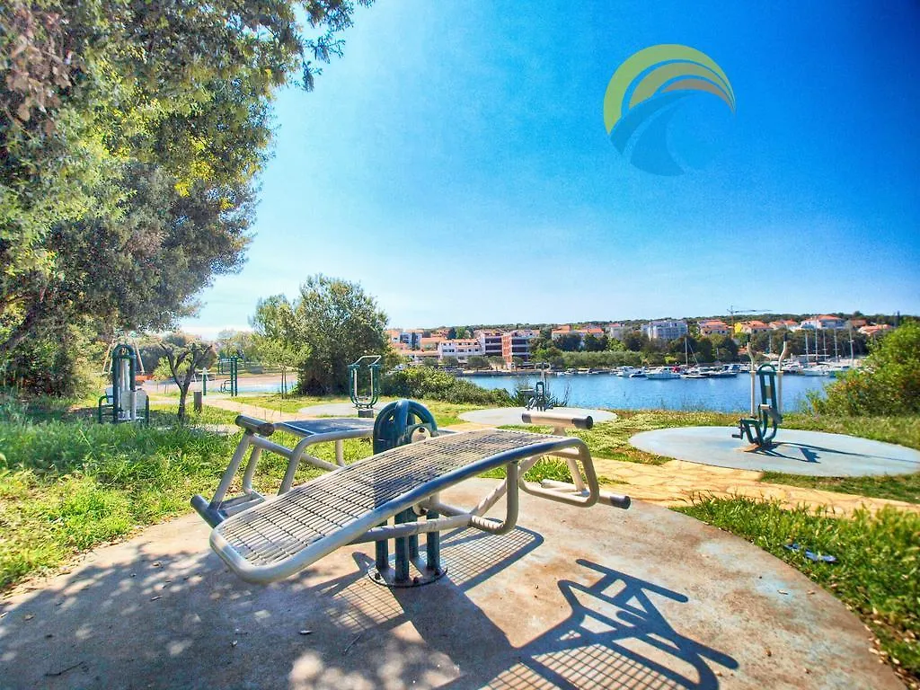Apartments By The Sea 750 Pula  Pjescana Uvala